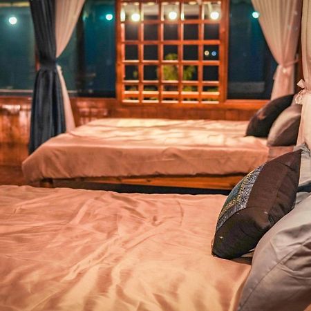 Wild Apple Homestay サパ エクステリア 写真