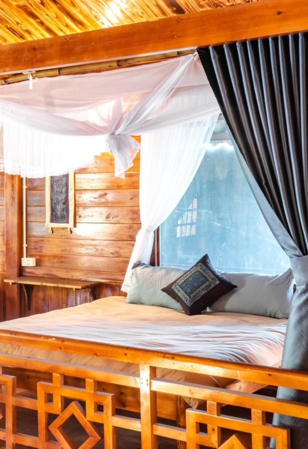 Wild Apple Homestay サパ エクステリア 写真