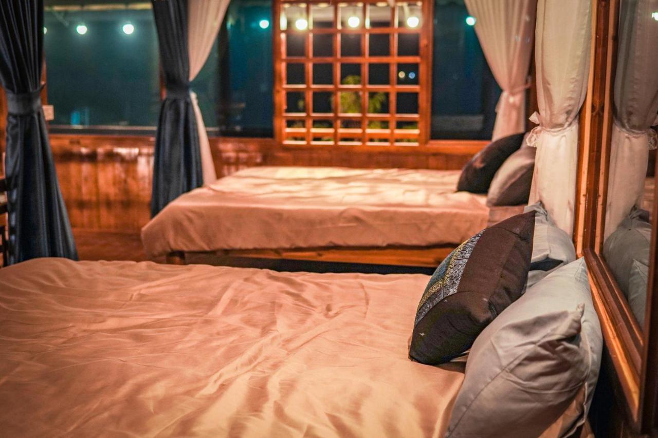 Wild Apple Homestay サパ エクステリア 写真